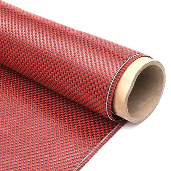 красный рулон ткани с гибридной оплеткой из арамидного углеродного волокна