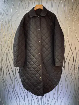 Осенне-зимнее хлопчатобумажное пальто средней длины.